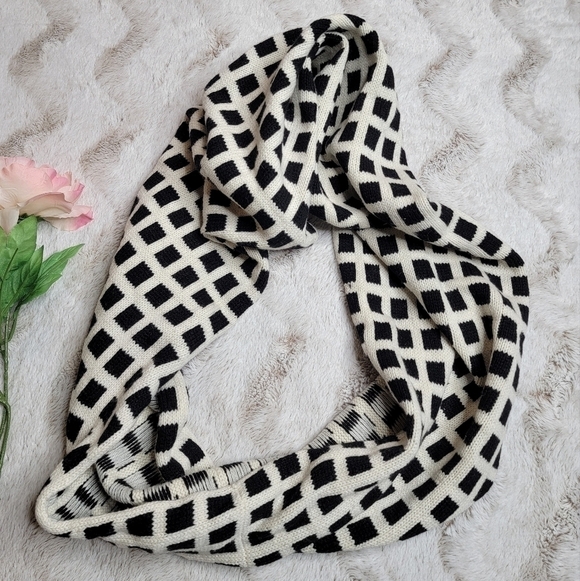 J Crew Wool Blend Windowpane Gray White Check Infinity Scarf One Size - Picture 2 of 3